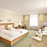Bayerischer Hof 5*
