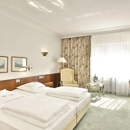 Bayerischer Hof Hotel 5*