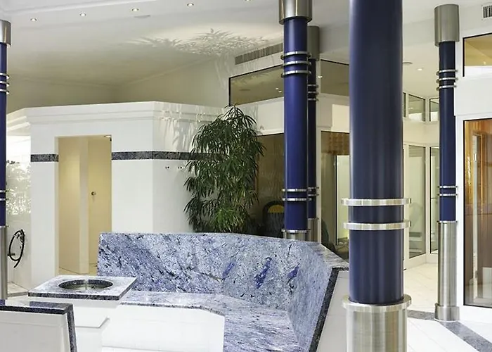 Bayerischer Hof Hotel 5*