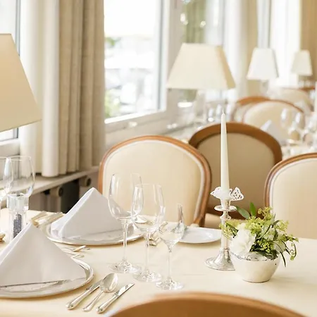 Bayerischer Hof Отель Линдау