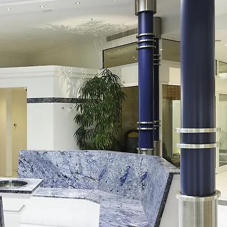 Bayerischer Hof Hotel 5*