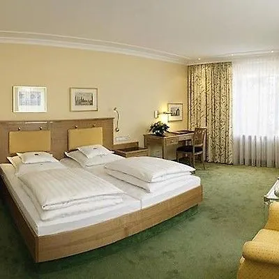 Bayerischer Hof Hotell 5*