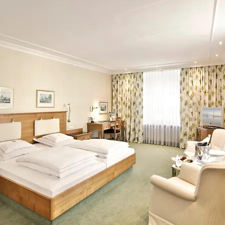 Bayerischer Hof 5*