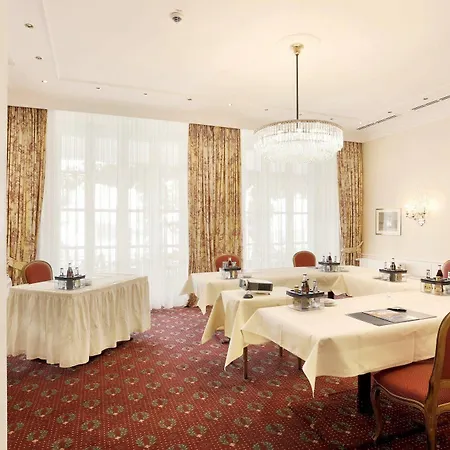 Bayerischer Hof Szálloda