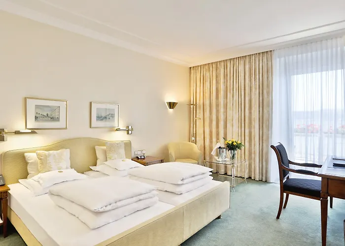 Bayerischer Hof Hotel 5*