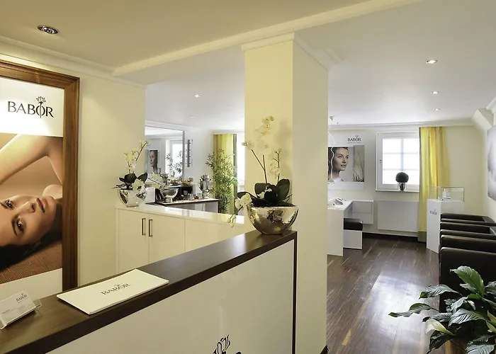 Bayerischer Hof Hotel 5*